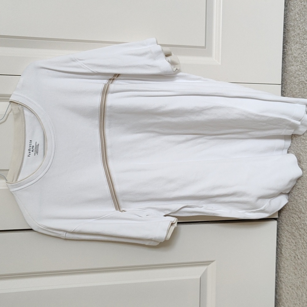 White short sleeve casual shirt